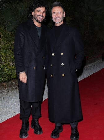 SANREMO, ITALY - FEBRUARY 05: Francesco Renga and Nek attend the "Oltre Il Festival" red carpet during the 74th Sanremo Music Festival 2024 at Villa Nobel on February 05, 2024 in Sanremo, Italy. "Oltre Il Festival" is a project by RadioMediaset. (Photo by Jacopo Raule/Getty Images)