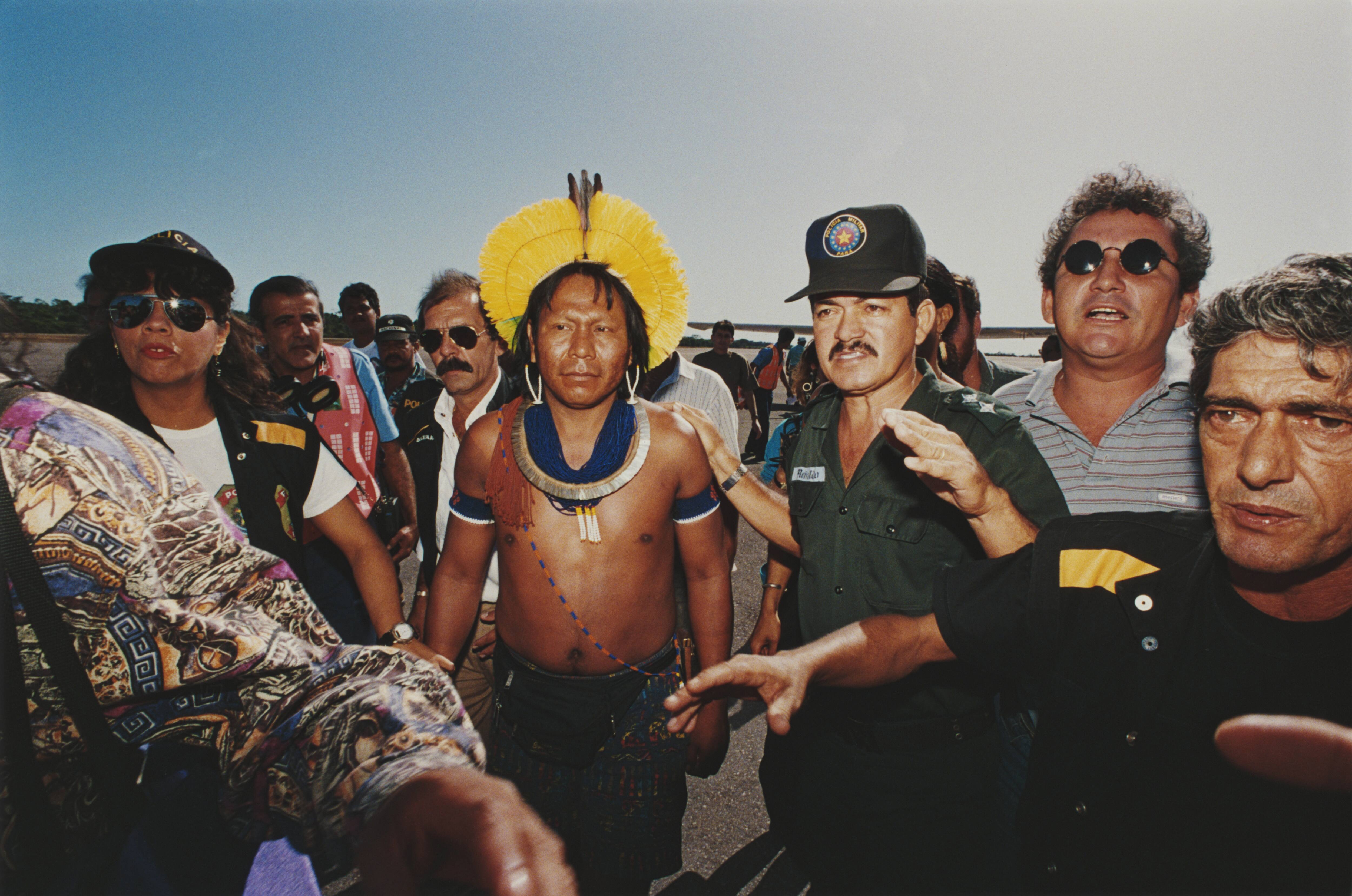 Paulinho Paiakan in occasione dell'arresto nel 1992 Paulinho Paiakan in occasione dell'arresto nel 1992