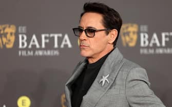 epa11163668 Robert Downey jr attends the 2024 EE BAFTA Film Awards at the Royal Festival Hall in London, Britain, 18 February 2024. The ceremony is hosted by the British Academy of Film and Television Arts (BAFTA).  EPA/NEIL HALL