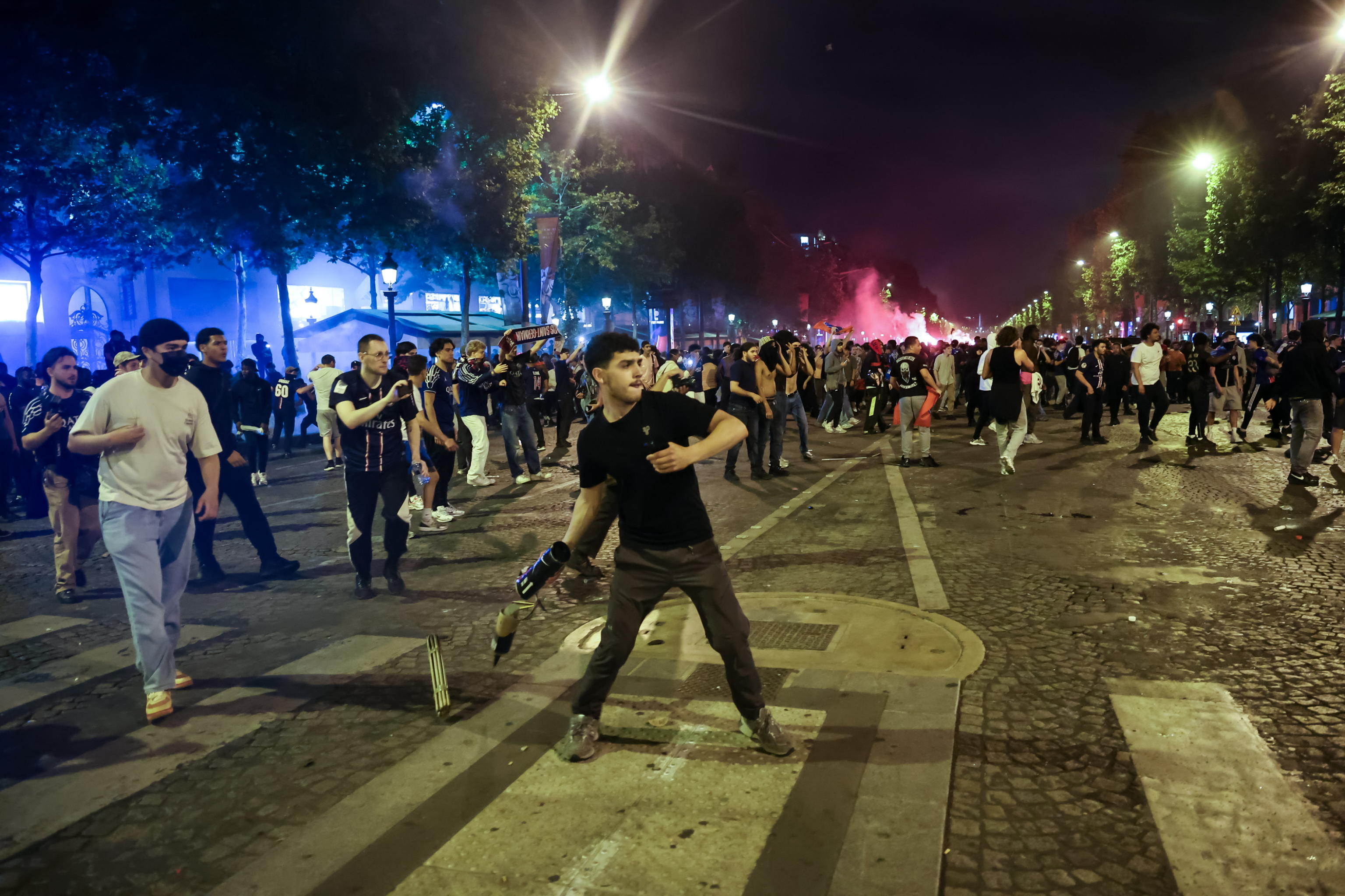 Champions League, festeggiamenti e scontri in Francia per la vittoria ...