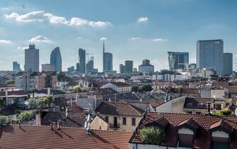 Milano.  Skyline della Citta  di Milano Vista di Corso Buenos Aires grattacieli e Duomo
Nella foto i grattacieli di Porta Nuova e torre Unicredit (Milano - 2021-09-21, Carlo Cozzoli) p.s. la foto e' utilizzabile nel rispetto del contesto in cui e' stata scattata, e senza intento diffamatorio del decoro delle persone rappresentate