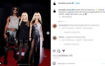 Auguri di buon anno 2024 di Donatella Versace