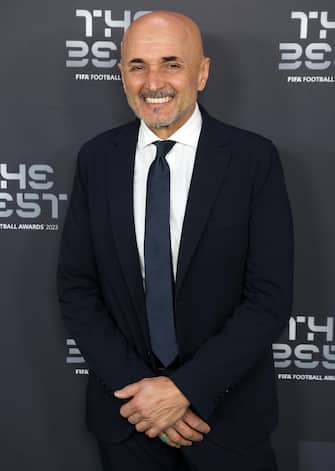 epa11079893 Head coach of the Italy national team Luciano Spalletti arrives for the Best FIFA Football Awards 2023 in London, Britain, 15 January 2024.  EPA/NEIL HALL