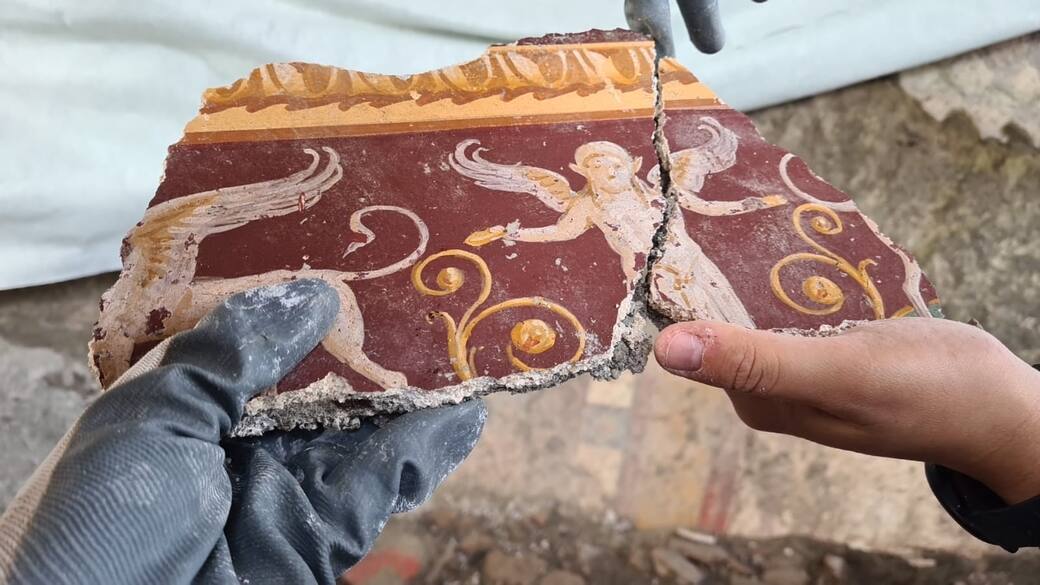 Frammenti_della_decorazione_del_peristilio_(portico_colonnato)_superiore_10.jpg