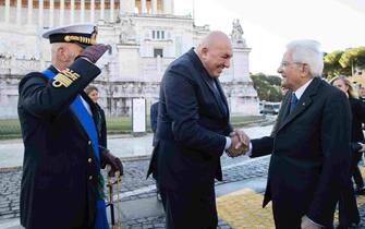 Il Presidente della Repubblica Sergio Mattarella all'Altare della Patria,accolto da Guido Crosetto, Ministro della difesa,in occasione della deposizione di una corona d’alloro sulla Tomba del Milite Ignoto nella ricorrenza del Giorno dell’Unità Nazionale e Giornata delle Forze Armate
(foto di Francesco Ammendola - Ufficio per la Stampa e la Comunicazione della Presidenza della Repubblica)