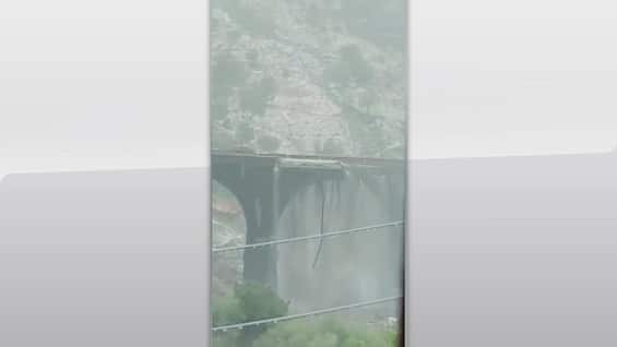 Sicilia, crolla ponte San Giuliano a Randazzo causa maltempo Sicilia, crolla ponte San Giuliano a Randazzo causa maltempo