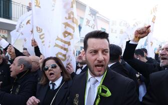Manifestazione dipendenti Grand hotel ristorante La Sonrisa "il cosidetto CASTELLO DELLE CERIMONIE"
