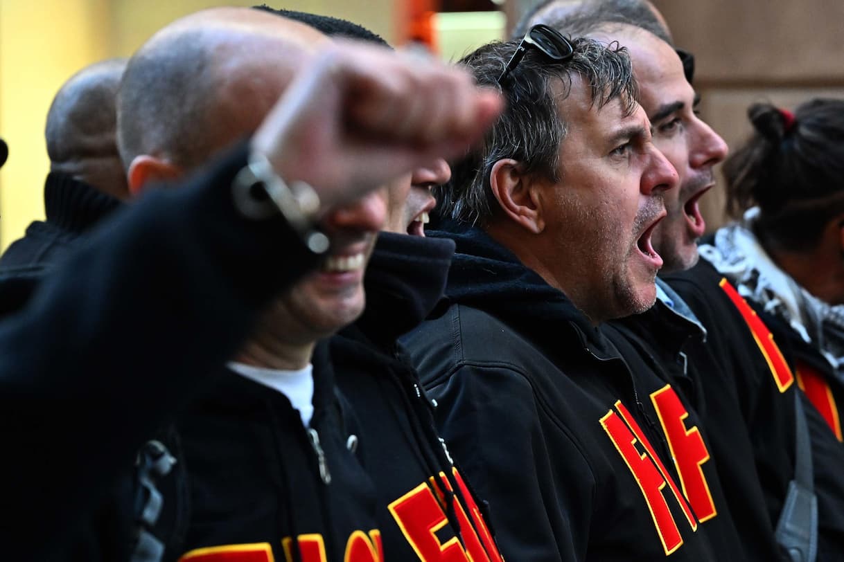 Ex Ilva, occupato lo stabilimento di Genova: i lavoratori in sciopero partono in corteo