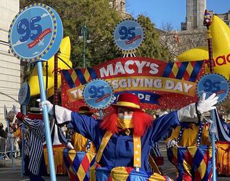 La tradizionale sfilata di Thanksgiving a New York, è tornata dopo un anno di sfilata virtuale, a causa del Covid