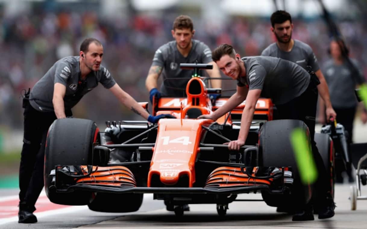 Formula 1: violenza in Brasile, la McLaren annulla i test | Sky Sport