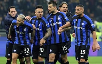 Inter Milan s coach Simone Inzaghi (second from R) jubilates with his teammates after winning  the Italy Cup quarter finals soccer match between Fc Inter  and Atalanta at Giuseppe Meazza stadium in Milan, Italy, 31 January  2023.
ANSA / MATTEO BAZZI