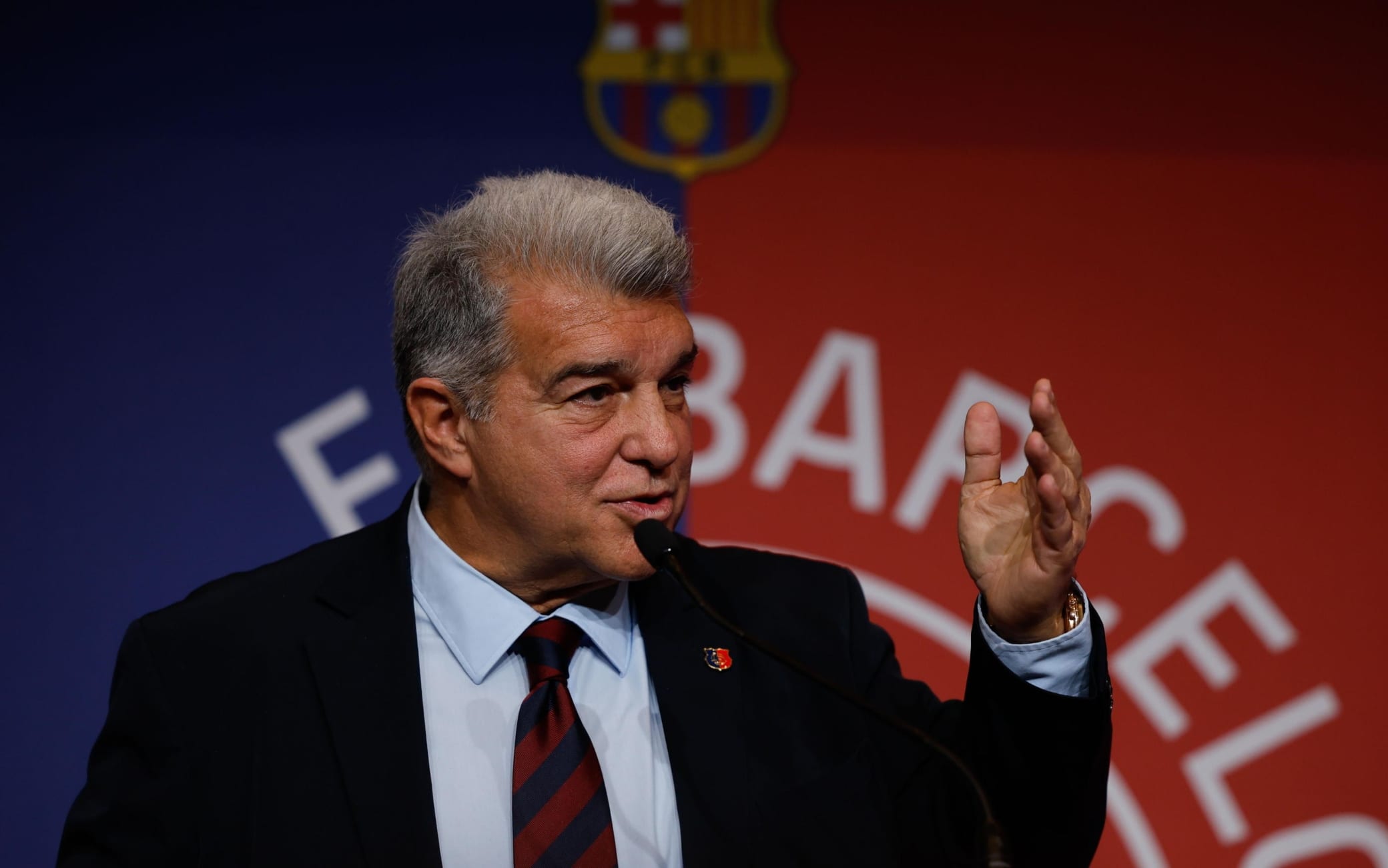 رئيس برشلونة لابورتا يؤكد رغبته في بقاء أراوخو رغم اهتمام يوفنتوس