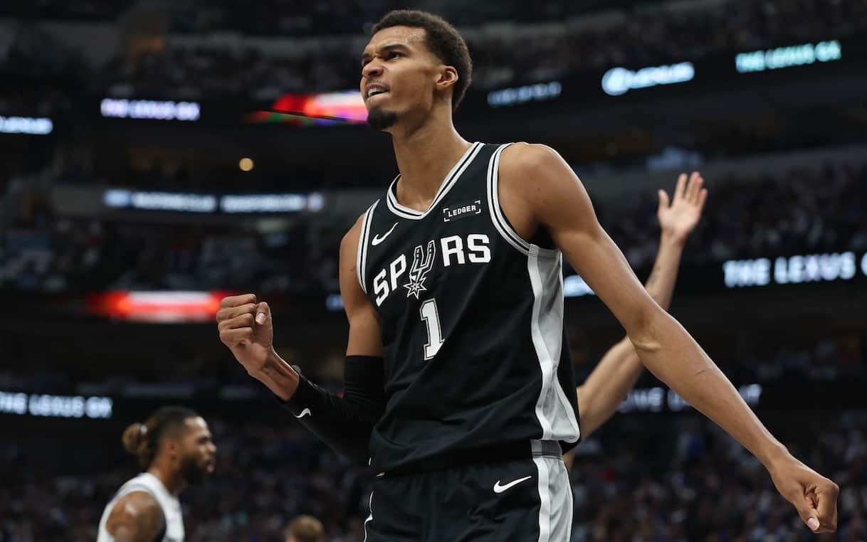 https://static.sky.it/editorialimages/ac0479a25b3fae006bb530bcd396aaaee665d696/skysport/it/nba/video/2025/10/23/wermbanyama-nba-san-antonio-video-1045467/Victor_Wembanyama_Getty_San_Antonio_Spurs.jpg?im=Resize,width=1218
