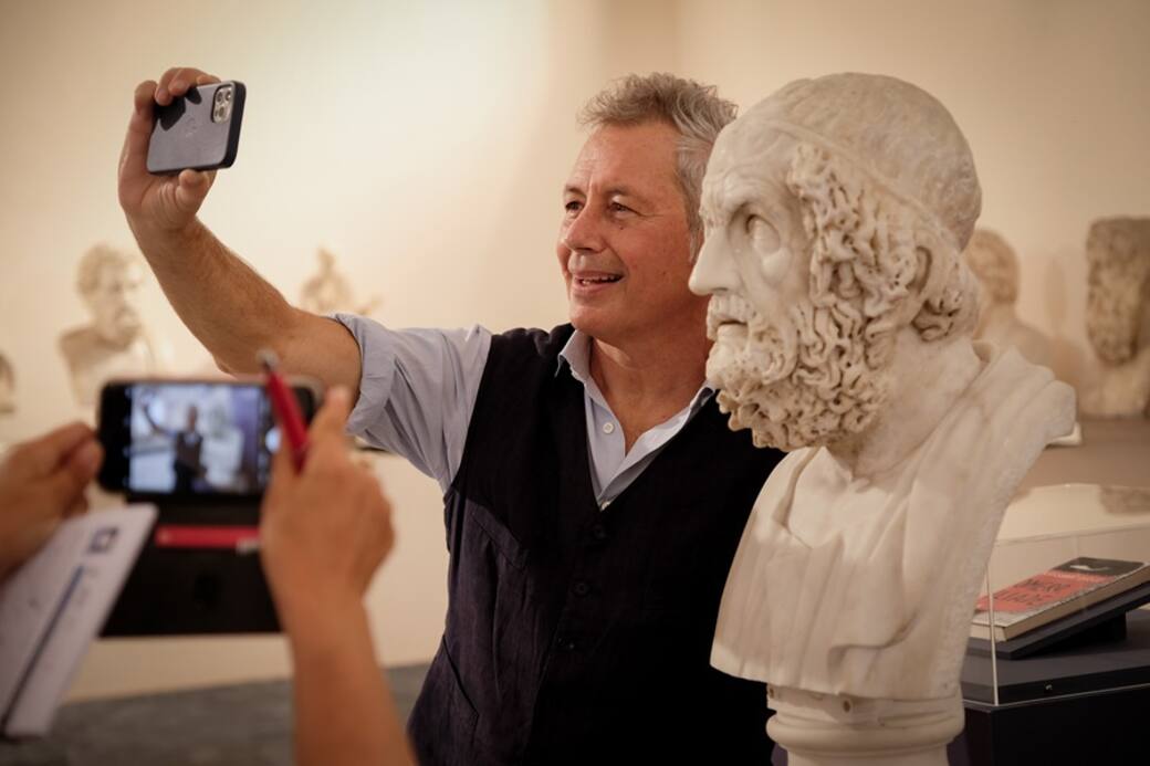 Foto_di_allestimento_mostra_e_dello_scrittore._Crediti_Valentina_Cosentino_.jpg