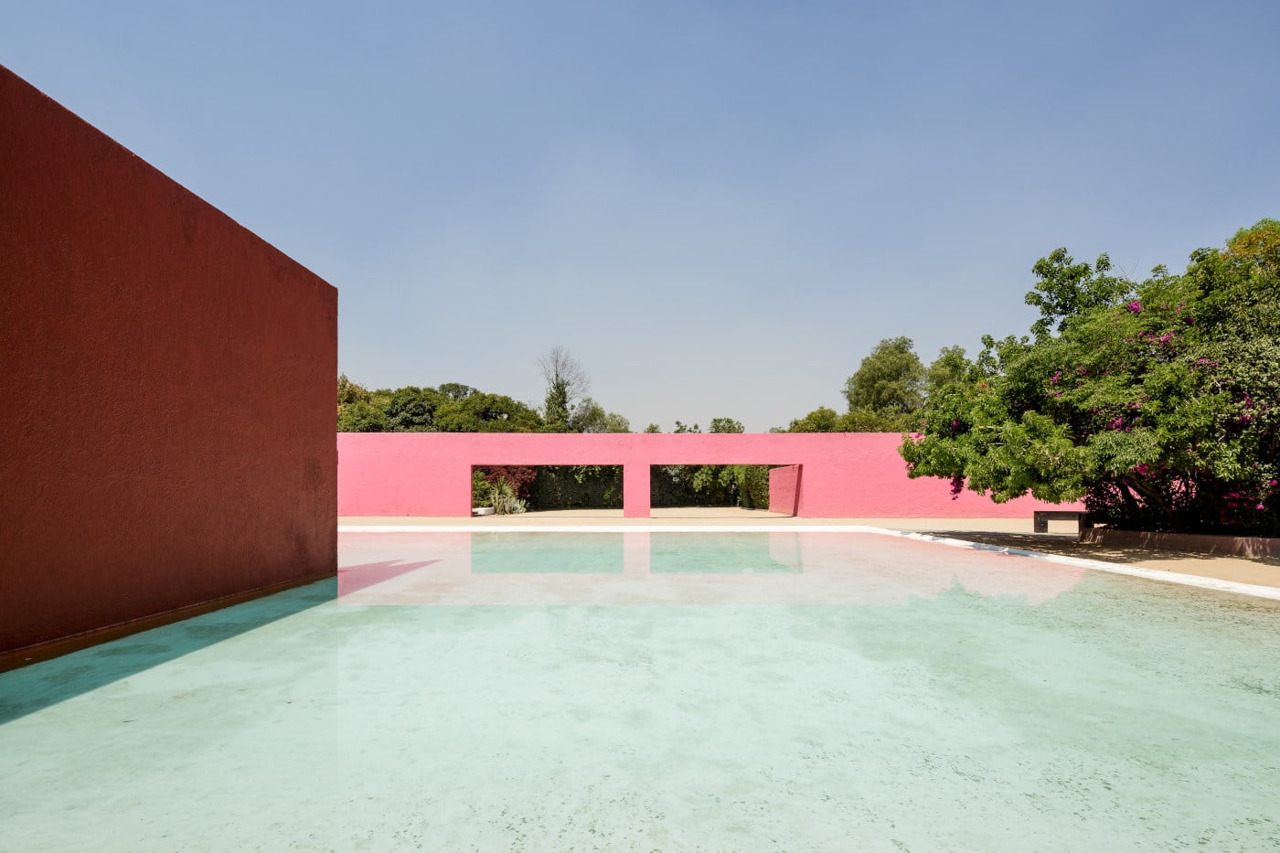 Pool at La Cuadra San Cristóbal. Credit Yannick Wegner. Courtesy of Fundación Fernando Romero