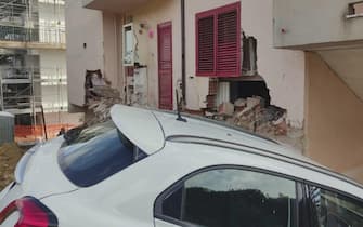 Danni ad auto e palazzi
