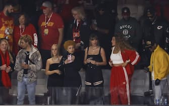 epa11146303 US actOR Blake Lively (2-R), US singer Taylor Swift (3-R) and US rapper Ice Spice watch pre-game ceremonies at the start of Super Bowl LVIII between the Kansas City Chiefs and the San Fransisco 49ers at Allegiant Stadium in Las Vegas, Nevada, USA, 11 February 2024. The Super Bowl is the annual championship game of the NFL between the AFC Champion and the NFC Champion and has been held every year since 1967.  EPA/CAROLINE BREHMAN