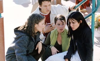 Mar 14, 2001; Hollywood, California, USA; Actors (L-R) ALYSSA MILANO (Phoebe), BRIAN KRAUSE (Leo the 'whitelighter'), HOLLY MARIE COMBS (Piper) & SHANNEN DOHERTY (Prue) in WB's TV series 'Charmed.'
Mandatory Credit: Photo by The WB/ZUMA Press.
(©) Copyright 2001 by Courtesy of The WB/HANDOUT