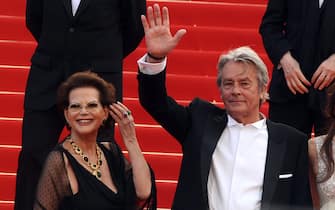 63 CANNES 2010 - 63ESIMA EDIZIONE DEL FESTIVAL INTERNAZIONALE DEL CINEMA - RED CARPET IL GATTOPARDO - NELLA FOTO -  CLAUDIA CARDINALE ALAIN  DELON