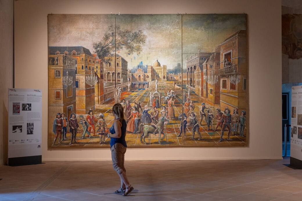 Vista della mostra Dario Fo pittore: le macchine teatrali, Rocca Albornoz, Spoleto