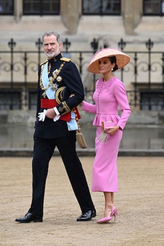 LONDON, ENGLAND - MAY 06: King Felipe VI of Spain and Queen Letizia of Spain attend the Coronation of King Charles III and Queen Camilla on May 06, 2023 in London, England. The Coronation of Charles III and his wife, Camilla, as King and Queen of the United Kingdom of Great Britain and Northern Ireland, and the other Commonwealth realms takes place at Westminster Abbey today. Charles acceded to the throne on 8 September 2022, upon the death of his mother, Elizabeth II. (Photo by Jeff Spicer/Getty Images)