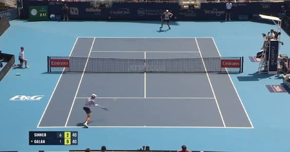 https://static.sky.it/editorialimages/ad33ee8b6fca4c79dd2fb0e190e55a1a306999ff/skysport/it/tennis/video/2025/08/09/sinner-smorzata-punto-galan-atp-cincinnati-video-1028392/OG_SOCIAL_screen_sinner_smorzata_ok.jpg?im=Resize,width=565