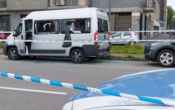 Milano, giovane ucciso per strada a colpi di pistola