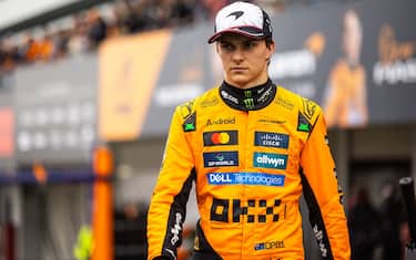 PRIMA FILA - 1) OSCAR PIASTRI (McLaren) pole position in 1:29.841