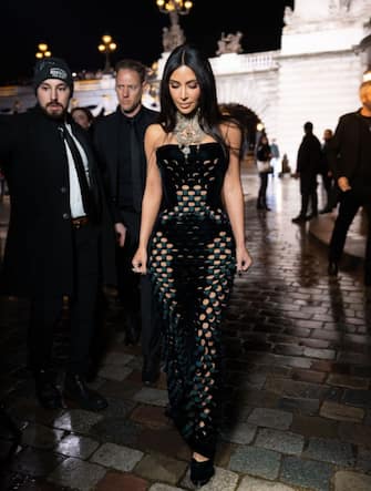 04_kim_kardashian_kylie_jenner_parigi_getty - 1