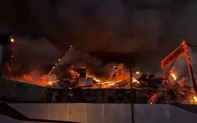 Parigi, domato il grosso incendio nel 17esimo Arrondissement. VIDEO