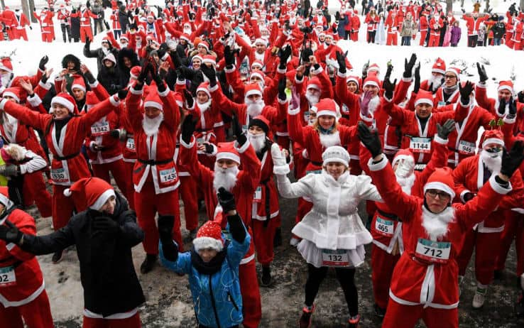Babbo running 2018 ecco le maratone in costume piu curiose nel mondo Sky TG24