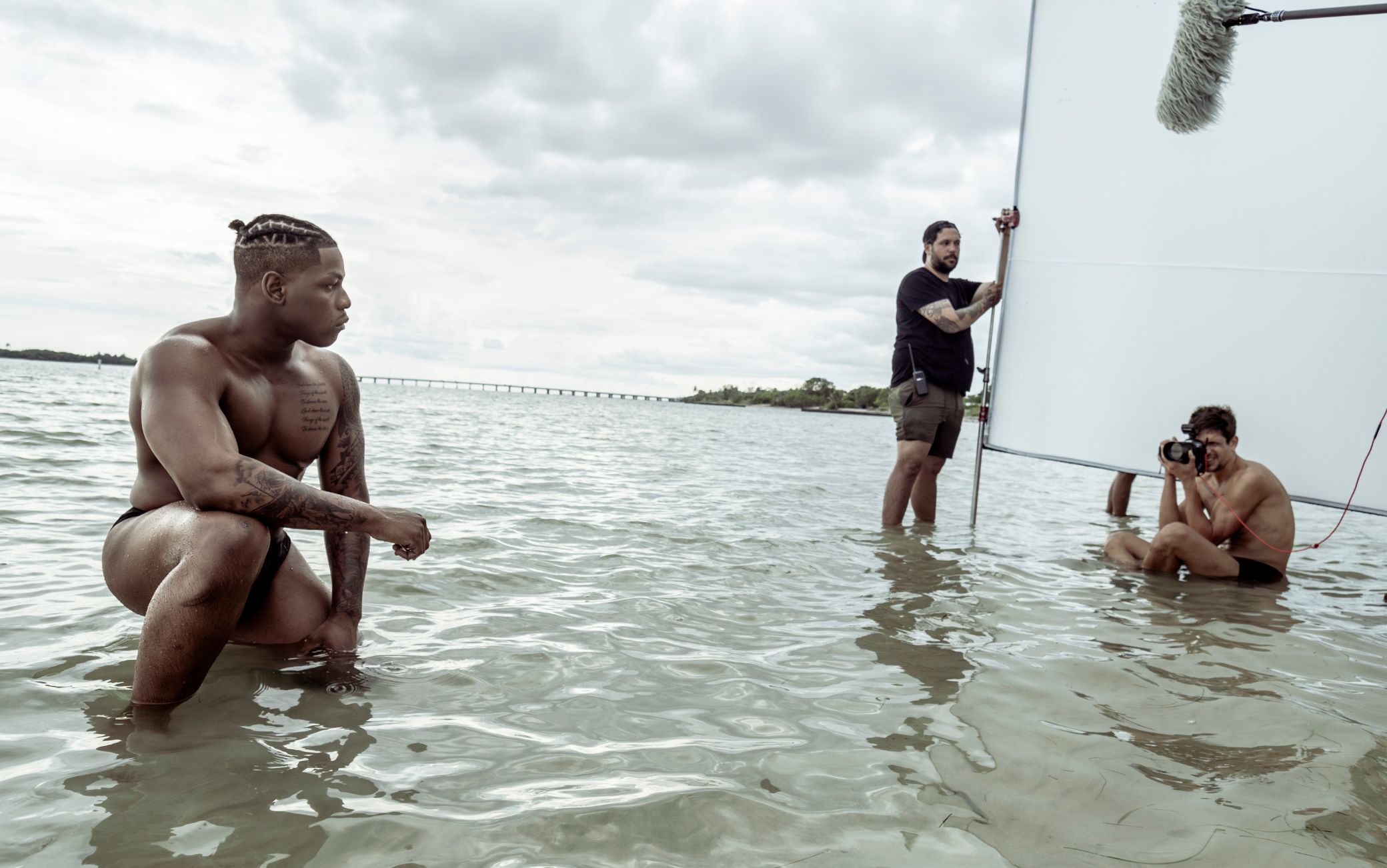 Calendario Pirelli 2025, le foto del backstage c'è anche Elodie Sky Tg24