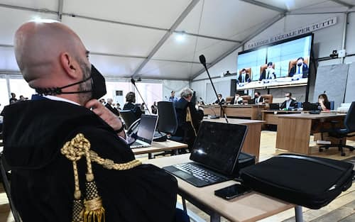 Iniziata la prima udienza del processo per il crollo del ponte Morandi, il viadotto autostradale collassato il 14 agosto 2018 causando la morte di 43 persone. Sono 59 le persone imputate, tra ex vertici e tecnici di Autostrade e Spea (la società che si occupava di manutenzioni e ispezioni), attuali ed ex dirigenti del ministero delle Infrastrutture e funzionari del Provveditorato, Genova, 7 Luglio 2022. ANSA/LUCA ZENNARO