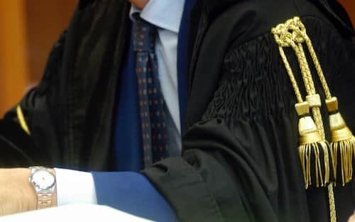 FOTO GENERICHE DI AULE DI TRIBUNALE , TOGHE E AVVOCATI TOGA GIUDICE (TORINO - 2005-01-11, Giorgio Perottino / Mediamind) p.s. la foto e' utilizzabile nel rispetto del contesto in cui e' stata scattata, e senza intento diffamatorio del decoro delle persone rappresentate