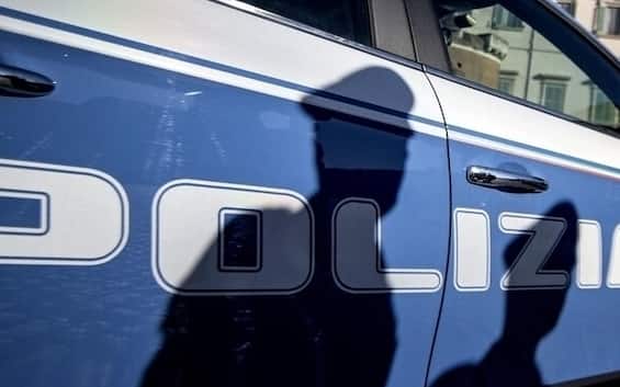 Brescia, arrestato insegnante di religione per pedopornografia | Sky TG24