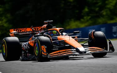 epa11490222 McLaren driver Oscar Piastri of Australia steers his car during the Formula One Hungarian Grand Prix at the Hungaroring circuit, in Mogyorod, near Budapest, 21 July 2024.  EPA/Zoltan Balogh HUNGARY OUT