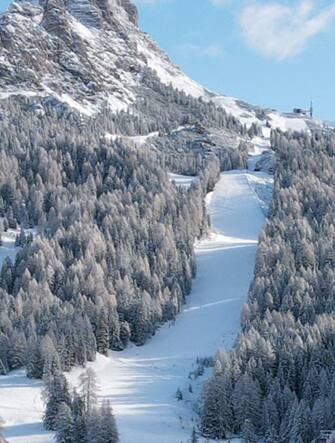 vista frontale della nuova pista nera la ria val gardena