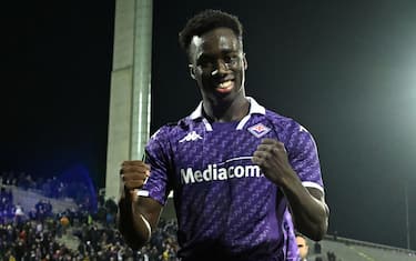 Fiorentina's defender Michael Kayode celebrates the victory at the end of the UEFA Europa Conference League Group F soccer match between   ACF Fiorentina and KRC Genk at the at Artemio Franchi Stadium in Florence, Italy, 30 November 2023
ANSA/CLAUDIO GIOVANNINI
