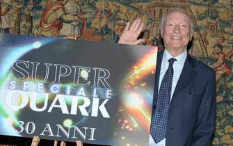 Presentazione delle tre nuove serie di Super quark, per raiuno e celebrazione dei trenta anni della trasmissione, nella foto: Piero Angela. Roma 15/12/2011.ANSA/GIOIA BOTTEGHI