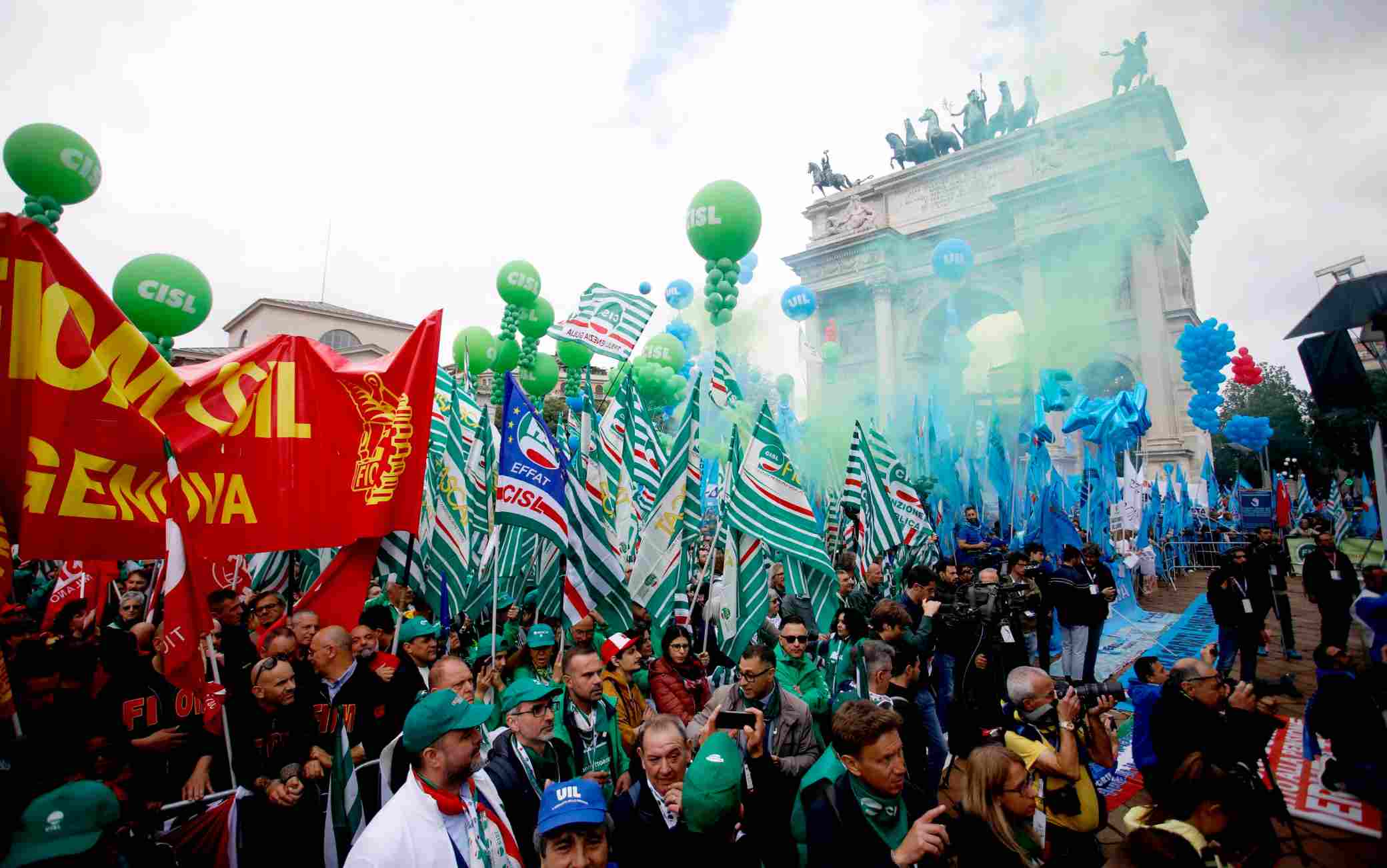 La manifestazione dei sindacati contro il Governo