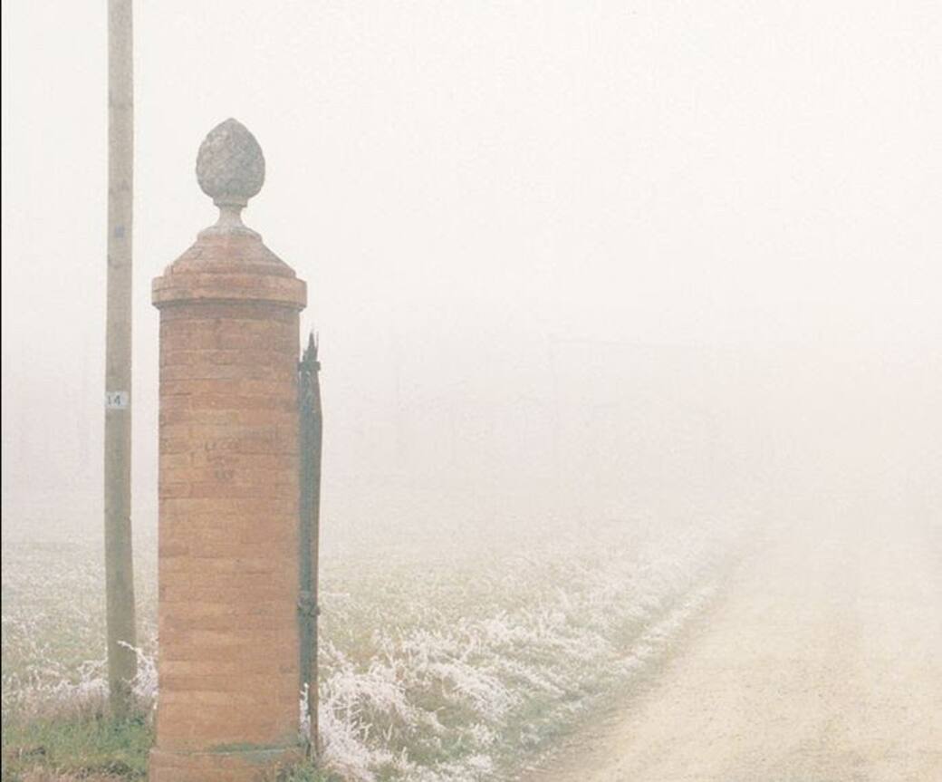 Un dettaglio della copertina di La potenza dello sguardo. La fotografia di Luigi Ghirri