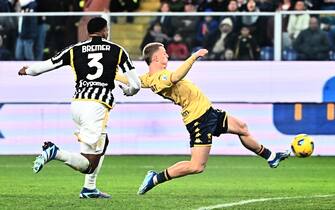 Genoa's Albert Gudmundsson (R) score the gol during the Italian Serie A match, Genoa CFC vs Juventus Fc at Luigi Ferraris stadium in Genoa, Italy, 15 december 2023.
ANSA/LUCA ZENNARO 
