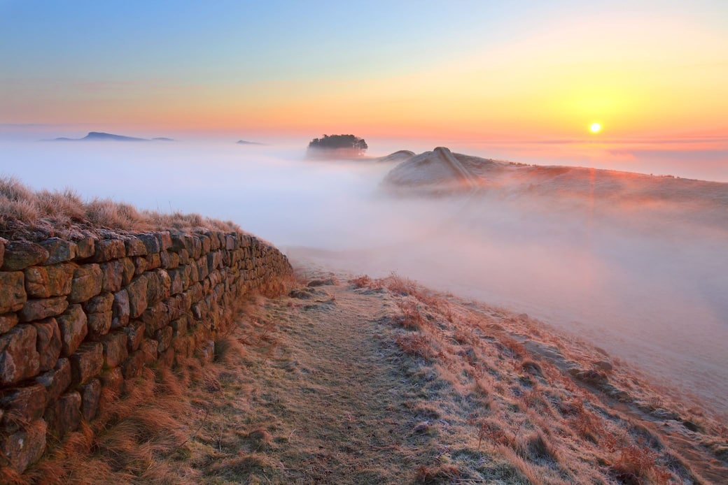 ROGER_CLEGG_HW290F_HOUSESTEADS_CRAGS_HADRIAN_S_WALL.jpg