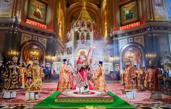 epa10575276 A handout photo made available by the Moscow and All Russia Partiarch Press Service shows Patriarch of Moscow and All Russia Kirill leading the Orthodox Easter holiday service in Christ the Savior Cathedral, in Moscow, Russia, 16 April 2023. Orthodox Christian believers mark the Holy Week of Easter in celebration of the crucifixion and resurrection of Jesus Christ. The Greek Orthodox world celebrates Easter Day according to the old Julian calendar.  EPA/MOSCOW AND ALL RUSSIA PATRIARCH PRESS-SERVICE / HANDOUT  HANDOUT EDITORIAL USE ONLY/NO SALES