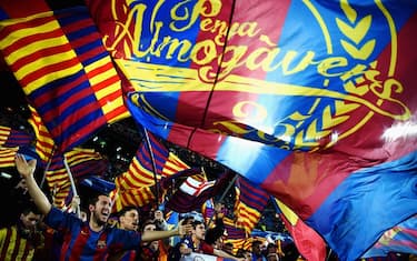 BARCELONA, SPAIN - MARCH 08:  Barcelona fans shows their support prior to the UEFA Champions League Round of 16 second leg match between FC Barcelona and Paris Saint-Germain at Camp Nou on March 8, 2017 in Barcelona, Spain.  (Photo by Laurence Griffiths/Getty Images)