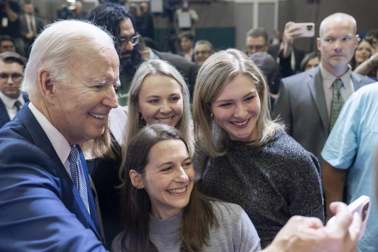 Usa Weekly News, Joe Biden: Le elezioni di metà mandato sono una scelta  sulla direzione del Paese