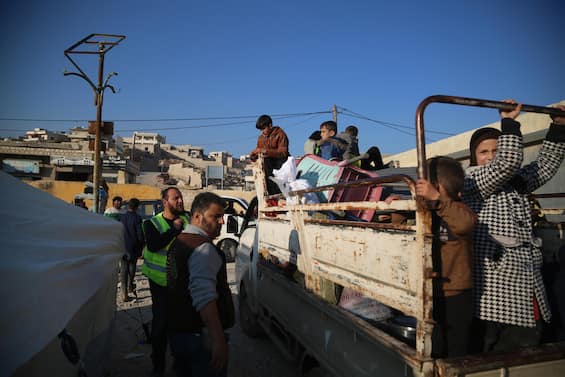 Alta tensione in Siria, i ribelli jihadisti assediano Aleppo