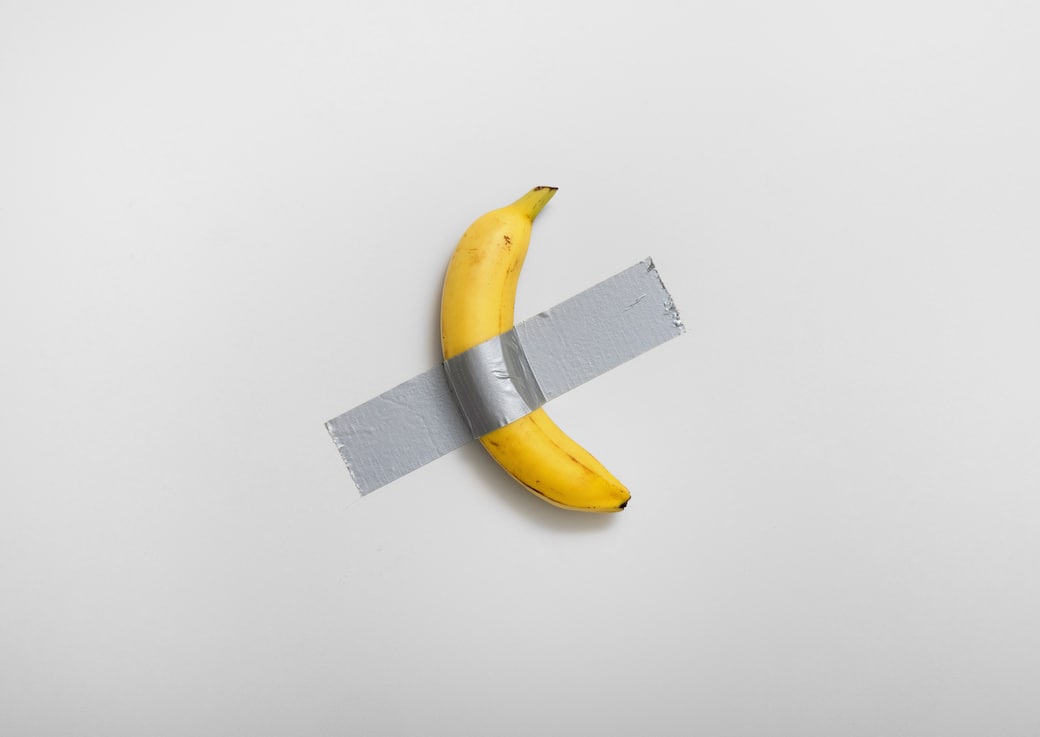 Lot_10_Maurizio_Cattelan_Comedian_6.2m.jpg