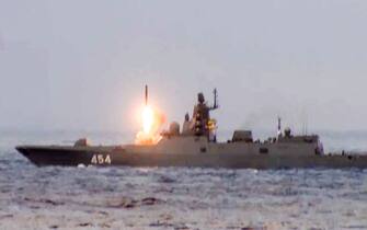 RUSSIA - FEBRUARY 19, 2022: The Admiral Flota Sovetskogo Soyuza Gorshkov frigate test-fires a 3M22 Zircon hypersonic cruise missile in the White Sea. Zircon is the world's first sea-based missile of its kind, with a flight range of 1,000km at a speed of Mach 8-9. Russian Defence Ministry/TASS/Sipa USA