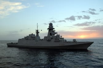La Fregata europea multi missione (Fremm) 'Virginio Fasan' ha assunto oggi il ruolo di nave-bandiera, e dunque il comando, dell'operazione 'Eunavfor Atalanta', la missione antipirateria dell'Unione Europea che opera in una zona compresa tra il Mar Rosso, il Golfo di Aden e parte dell'Oceano Indiano, Roma, 27 luglio 2017.
ANSA/Ufficio Stampa - Marina Militare  ++NO SALES, EDITORIAL USE ONLY++ 